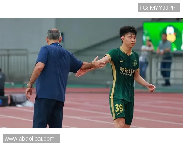 杭州队曾迎来哪些国际足球明星的光临与加盟