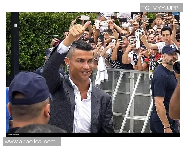 足球明星中那些因鼻子塌陷而备受关注的球员故事与成就解析