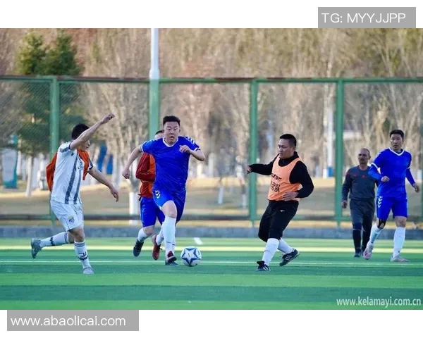 足球明星炫酷动作集锦让你领略球场上的风采与激情